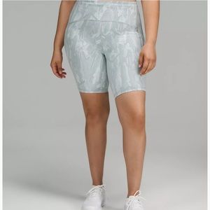 Lululemon Swift Speed High-Rise Short 8"